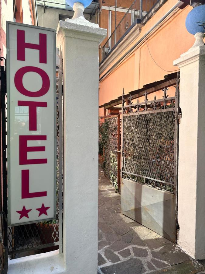 Hotel Mercurio Milan Bagian luar foto