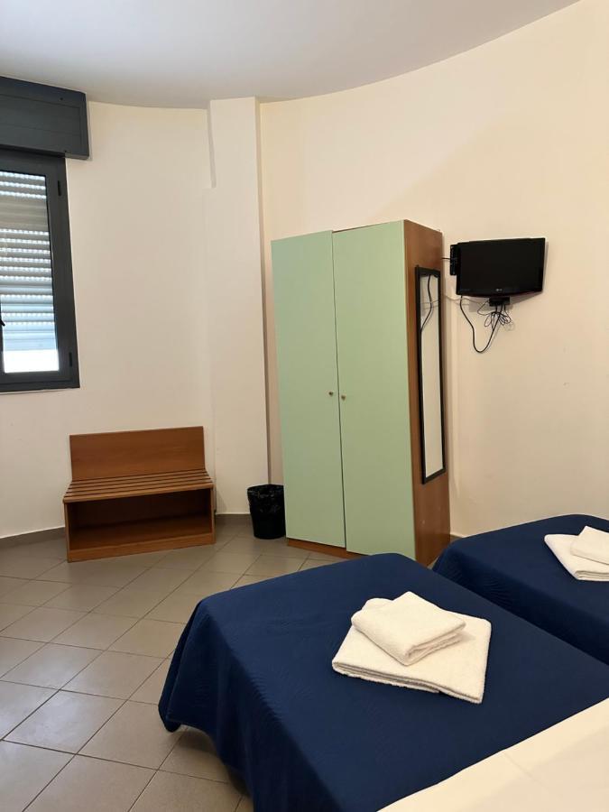 Hotel Mercurio Milan Bagian luar foto